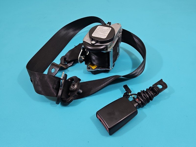 Pas bezpieczeństwa przód prawy pasażera Skoda Rapid 621493000