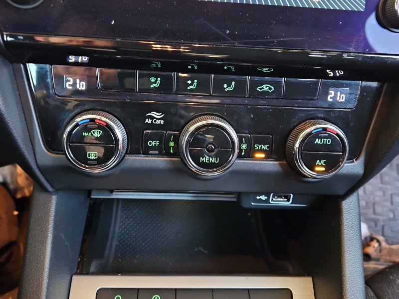 Konsola panel nawiewu Skoda Octavia III 5E0907044BA