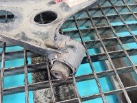 Wahacz przód prawy Opel Corsa F przedni