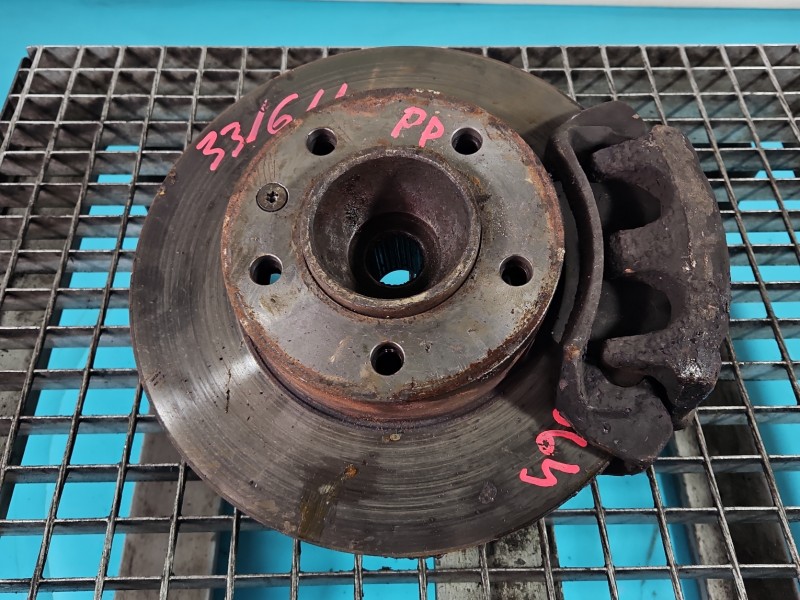 Zwrotnica prawa piasta przód 2.5 dci Renault Master II