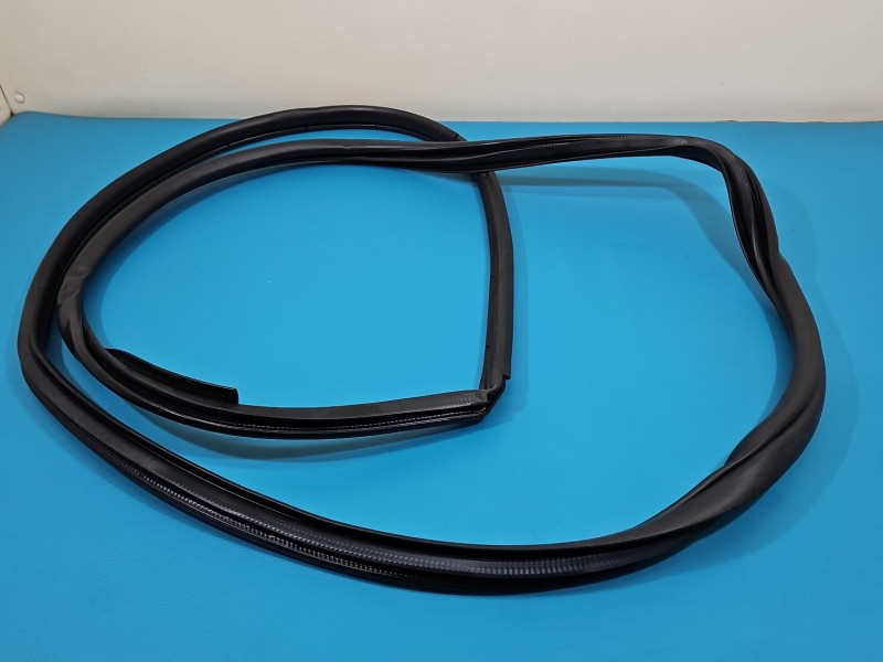 Uszczelka drzwi przód lewa LEXUS NX I 14-21