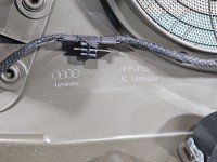 Tapicerka drzwi tył prawa boczek AUDI Q5 08-