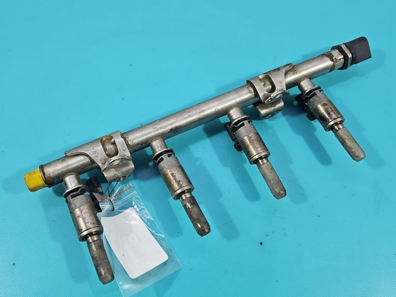 Wtryskiwacz Vw Passat B8 0261500477, 04E133320D, 06J906051F 1.4 tsi