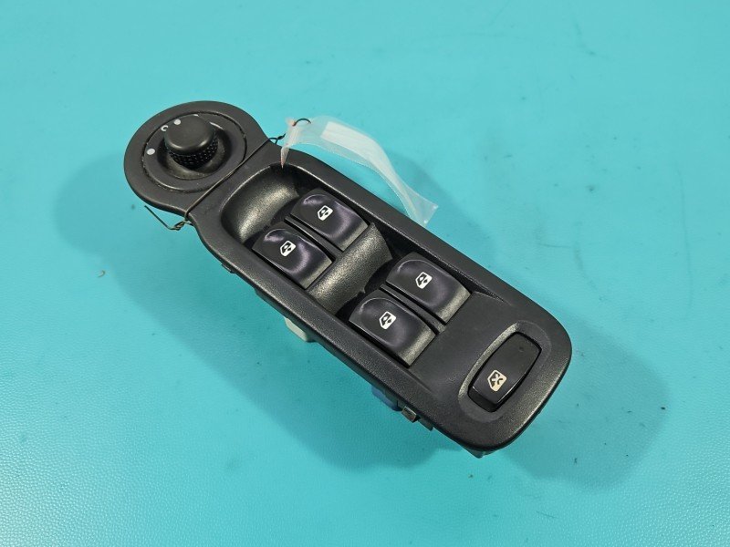 Przełącznik szyb Renault Modus 8200379694 EU