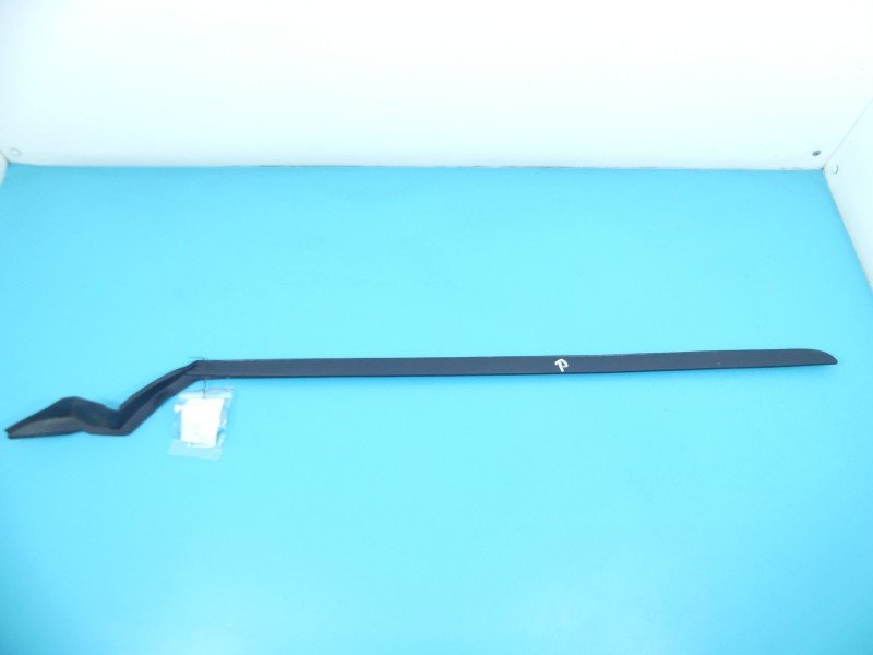 Listwa szyby czołowej prawa Ford Focus Mk4 18-20 JX7B-A03194