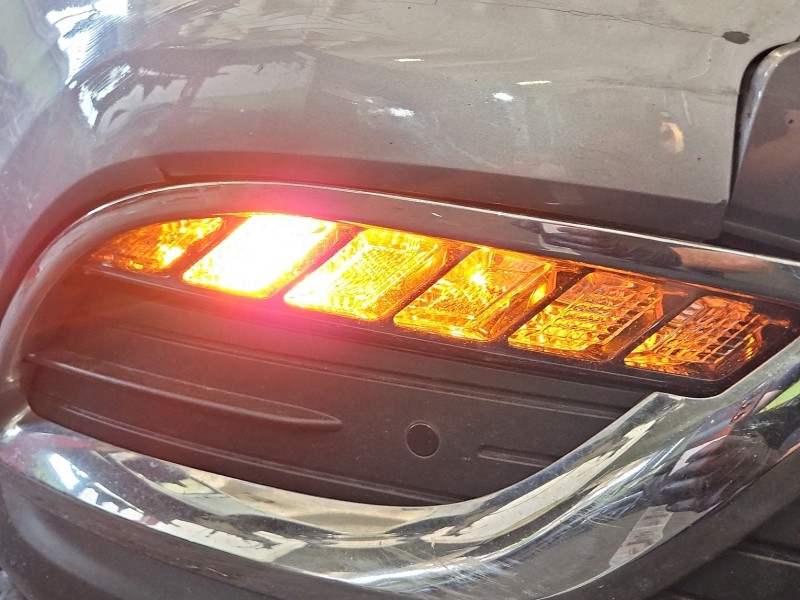 Kierunkowskaz przód prawy Renault Espace V 261300702R