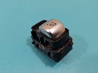 Przełącznik Mercedes, słupków pasażerów tył składania foteli . Lewy tył Mercedes W213 A2139055503