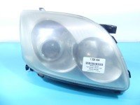 Reflektor prawy lampa przód Toyota Avensis II T25 EUROPA