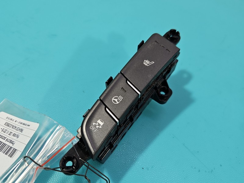 Przełącznik Hyundai, grzania fotela Hyundai I30 III 16- 93300S0030