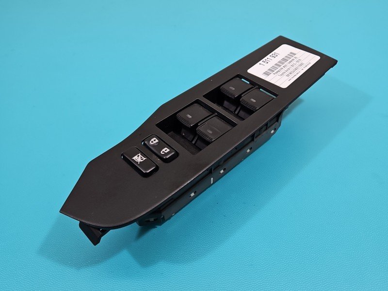 Przełącznik szyb Toyota Auris II 74232-02E20 EU Przełącznik szyb Toyota Auris II 74232-02E20 EU