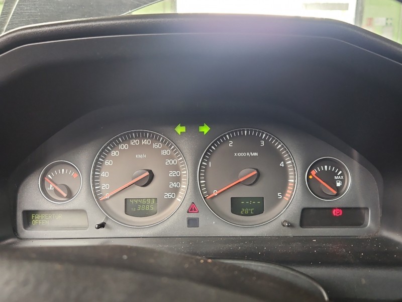 Licznik Volvo S60 I 2.4 D5 30746102, 69594-700T EUROPA