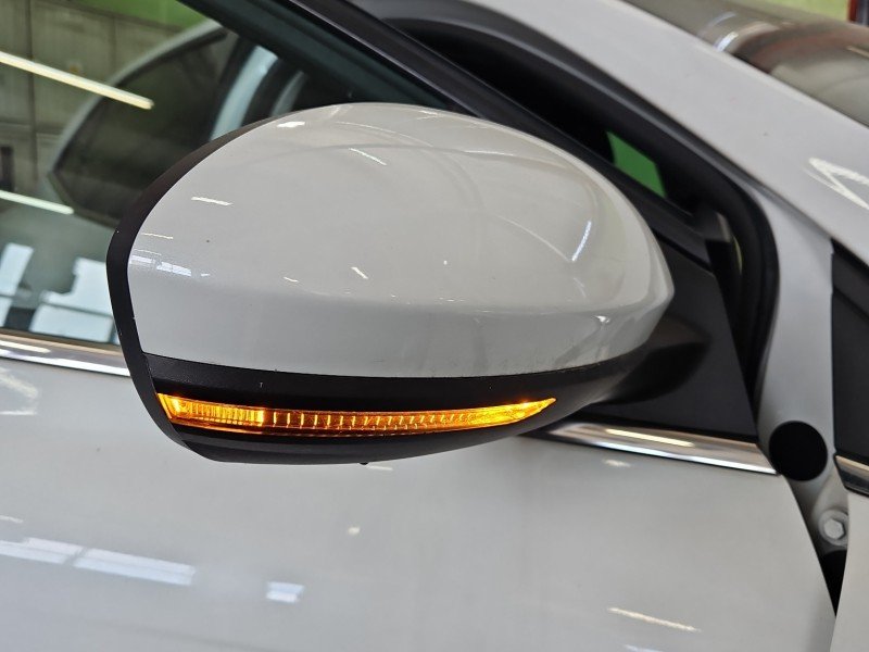 Lusterko prawe Renault Megane IV białyTEQNC europa