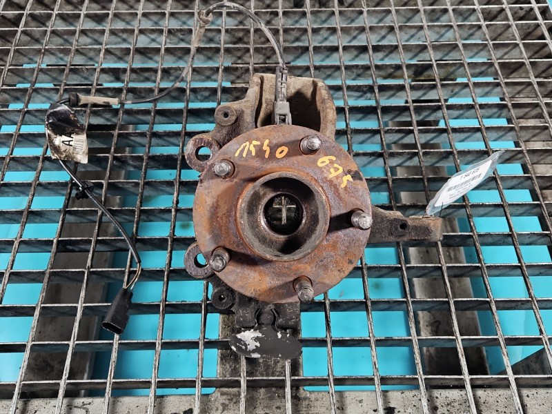 Zwrotnica lewa piasta przód 1.8 tdci Ford Focus C-Max I MK1