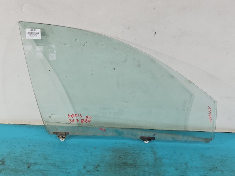 Szyba drzwi przód prawa Toyota Yaris I HB