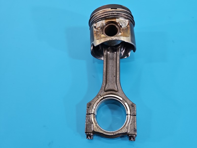 Tłok bmw F30 2.0d 184KM