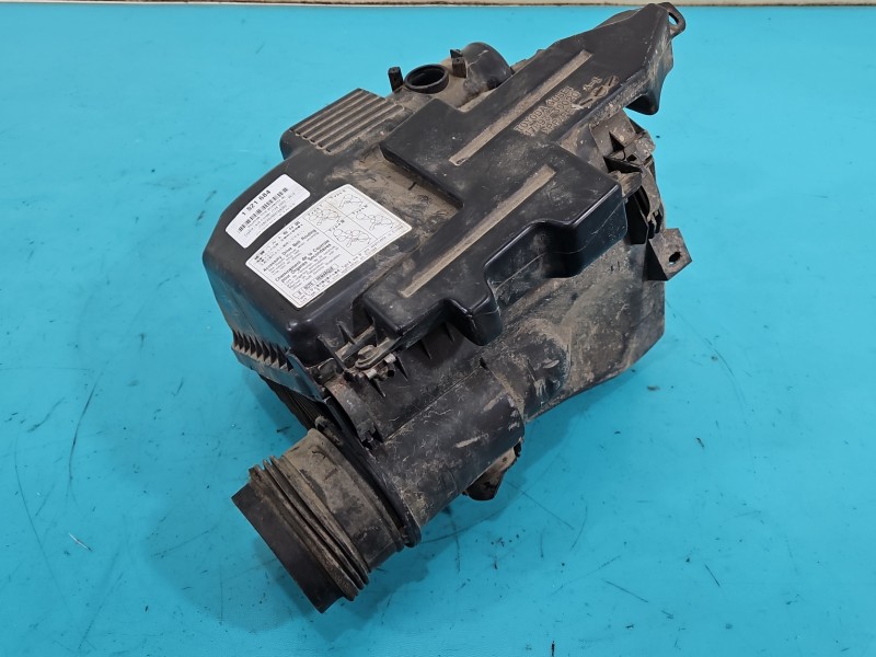 Obudowa filtra powietrza Toyota Land Cruiser 120 J120 17893-30020 3.0 D4D (1KD)