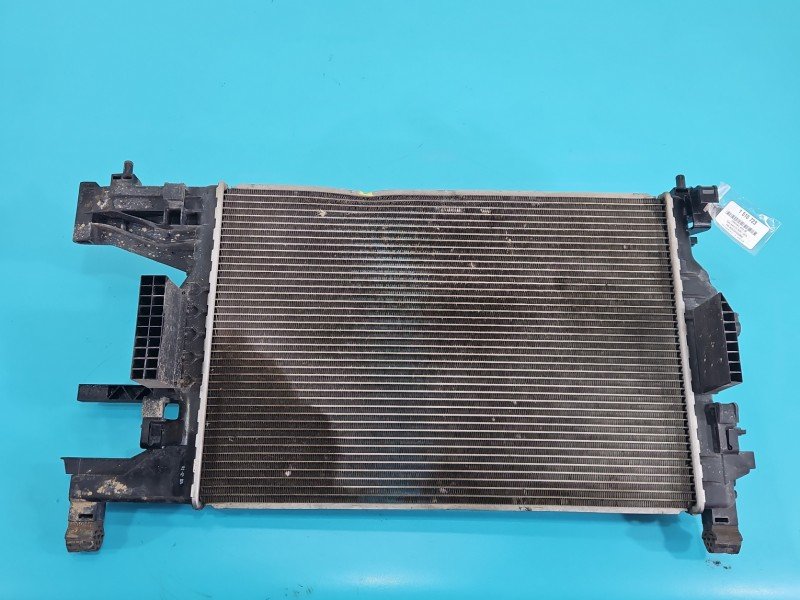 Chłodnica wody Opel Astra IV J 13281773 1.6 16v