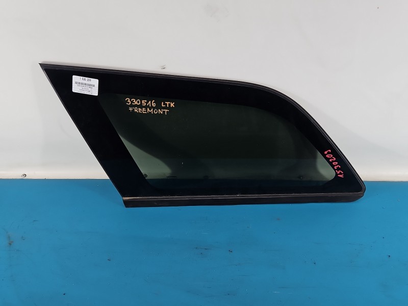 Szyba karoseryjna tył lewa Fiat Freemont HB