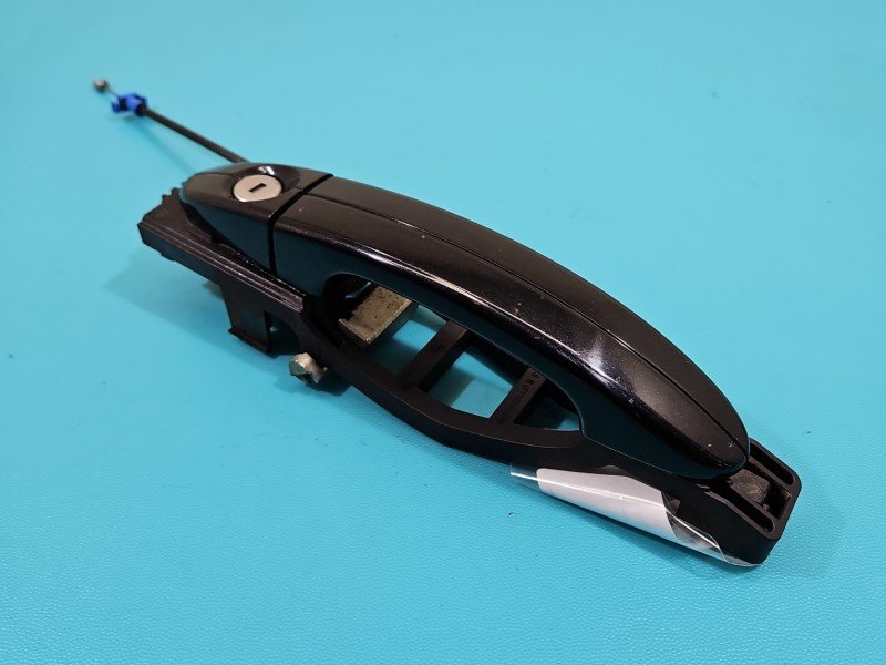 Klamka przód lewa zewnętrzna Ford Mondeo Mk4 6M21-8224A37-BF