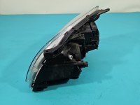 Reflektor prawy lampa przód Toyota Avensis II T25 EUROPA