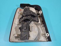 Lampa tył prawa Volkswagen, Uszkodzony zatrzask trzymający boczną osłonę Vw Touran I HB