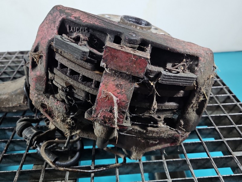 Zacisk przód prawy Audi A8 D2 4.2 V8