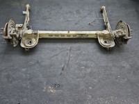 Tylna belka oś tył Nissan Primastar 01-14 2.0 dci