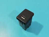 Gniazdo USB Opel Zafira C 39087528