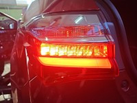 Lampa tył lewa Toyota Corolla E16 E18 13- sedan Pęknięcie przy mocowaniu / SEDAN LIFT W BŁOTNIK 16-19 EUROPA