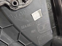 Tapicerka drzwi przód prawa boczek Skoda Octavia IV 5E4867014T