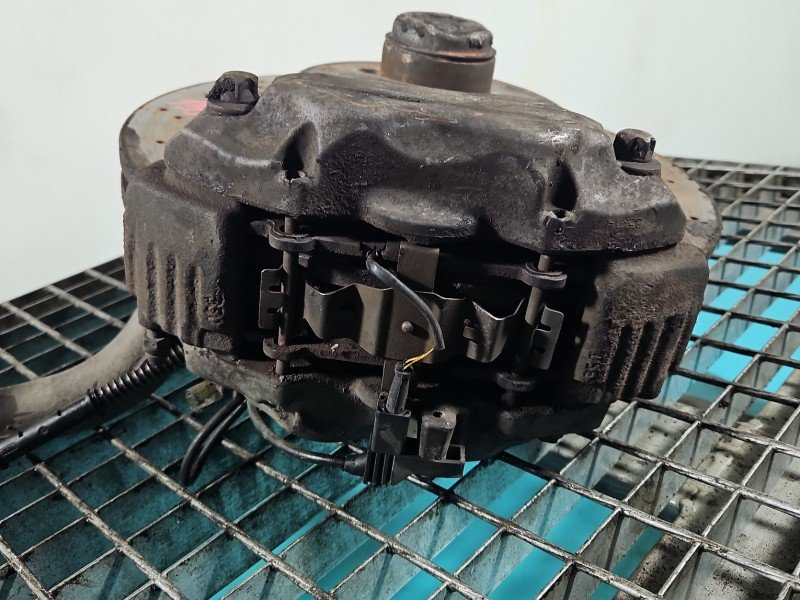 Zacisk przód prawy Mercedes W221 5.5 V8