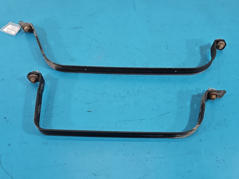 Mocowanie Europejska, obejmy zbiornika paliwa, 2 szt. uchwyt 3Q0201653, 3Q0201654 Skoda Superb IV