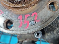 Zwrotnica prawa piasta przód 2.0 tdi Skoda Yeti