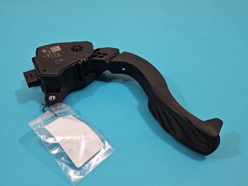 Pedał gazu potencjometr Dacia Sandero III 20- 180100912R 1.0 SCe (H4D 480)