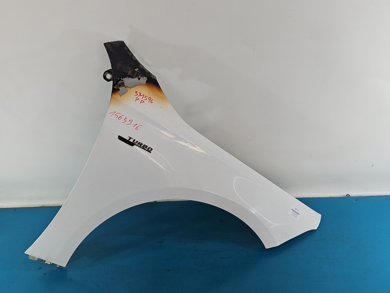 Błotnik przód prawy Mercedes W177 1