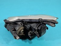 Reflektor prawy lampa przód Toyota Avensis II T25 EUROPA