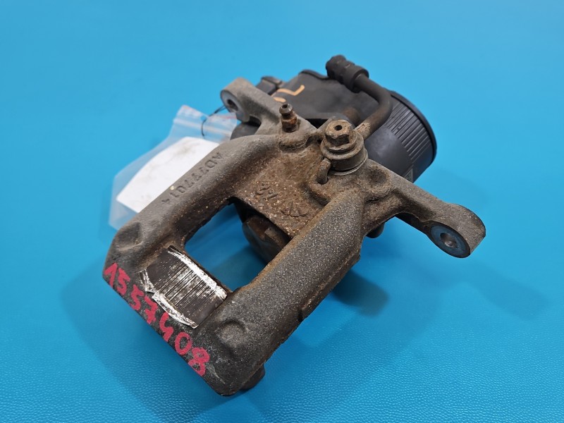 Zacisk tył lewy Peugeot 3008 II 1.5 hdi HB