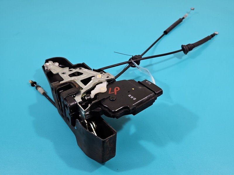 Zamek przód lewy Kia Carens III 06-13 EUROPA Producent części: KIA, 6 pin