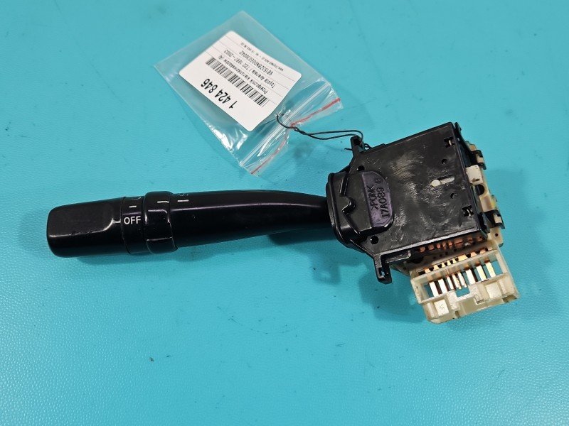Przełącznik kierunkowskazów świateł Toyota Avensis I T22 17A089B Przełącznik kierunkowskazów świateł Toyota Avensis I T22 17A089B