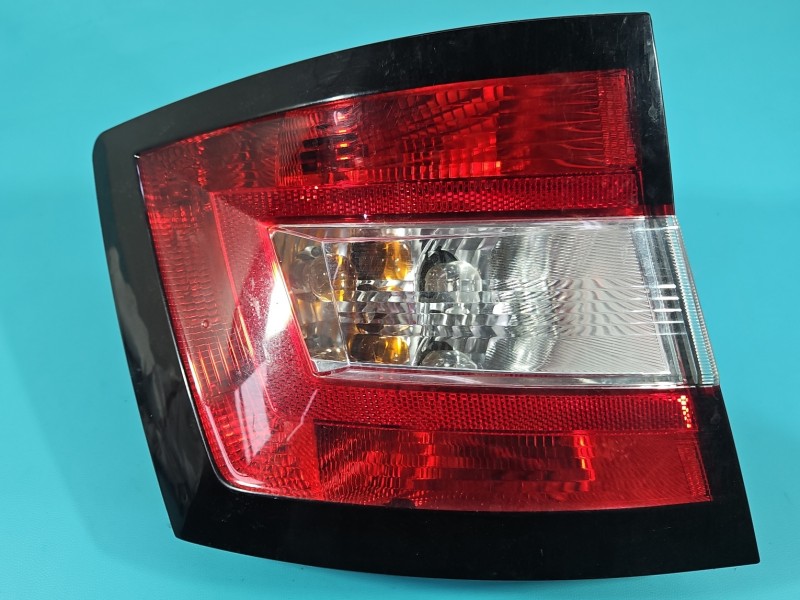 Lampa tył lewa Skoda Fabia III kombi EUROPA 6V9945095