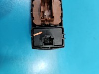 Przełącznik szyb Renault Captur I Uszkodzone mocowanie EU 254113300R