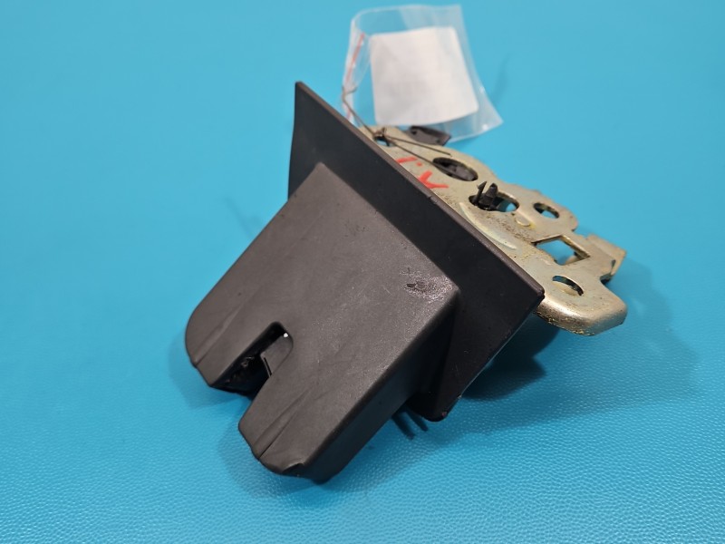 Zamek klapy tył AUDI A4 B8 kombi Producent części: Audi, 4pin