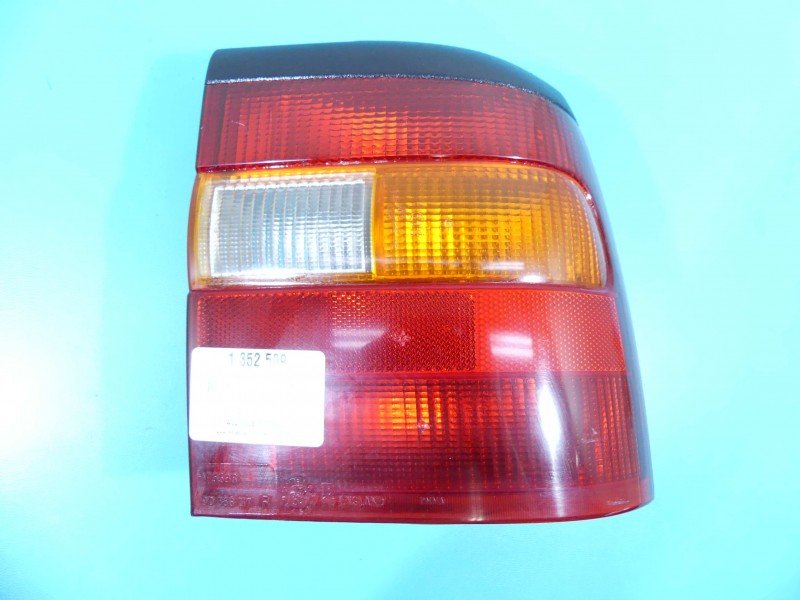 Lampa tył prawa Opel Vectra A sedan