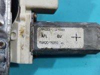 Podnośnik przód lewy Toyota Avensis II T25 5d HB