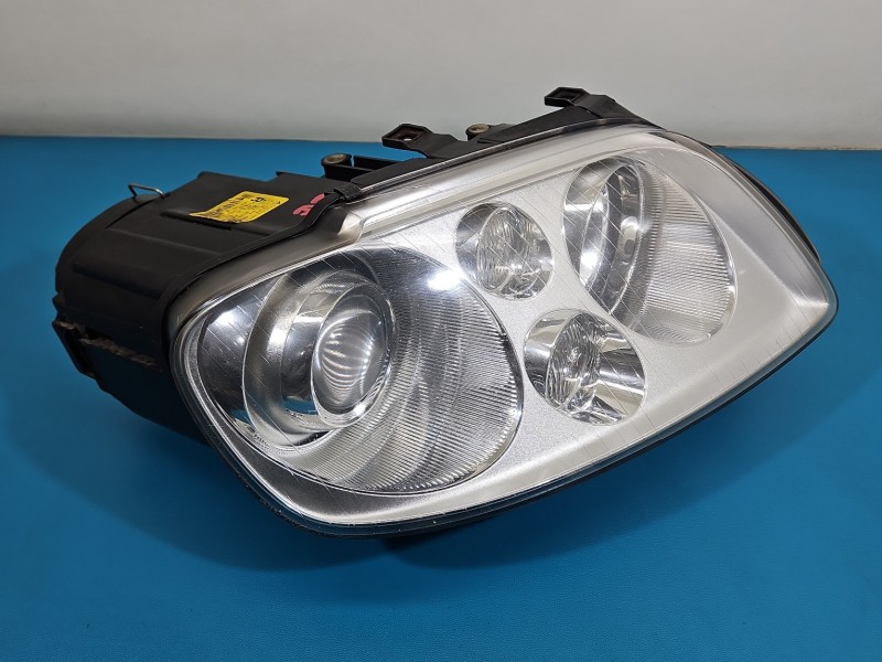 Reflektor prawy lampa przód Vw Touran I EUROPA 1T0941032K, 0301205272