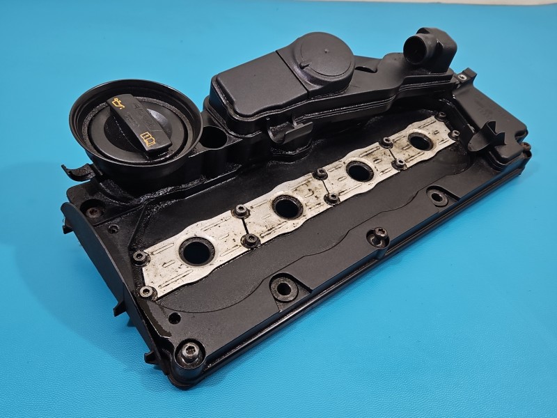 Pokrywa zaworów AUDI A4 B8 2.0 TDI (CAGA)