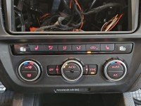 Konsola panel nawiewu Vw Jetta VI 3AA907044AG, 5HB011257-31