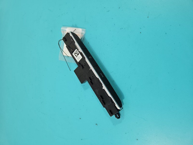 Przełącznik ECO Renault Megane IV E1099875-C