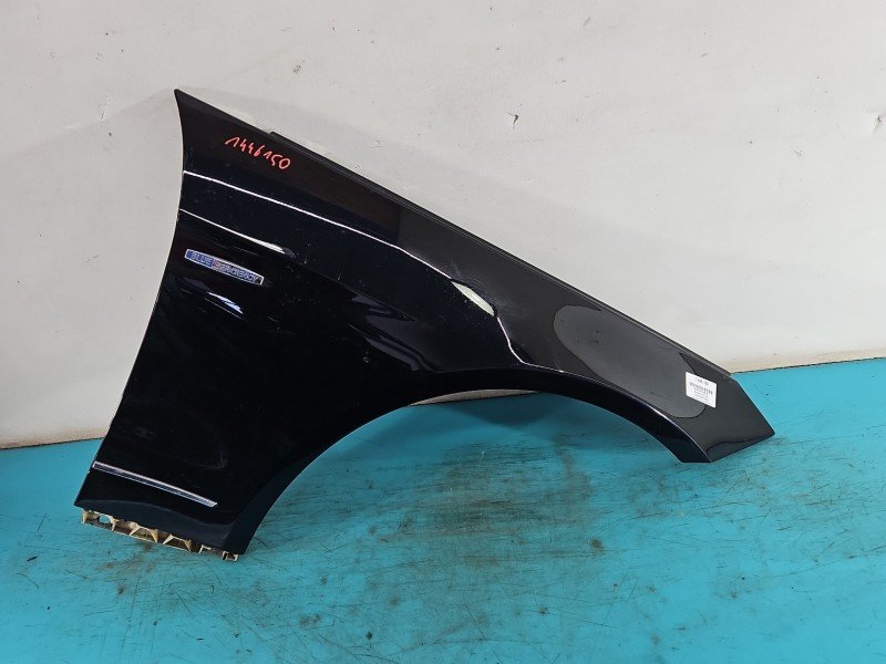 Błotnik przód prawy Mercedes E C207 A207 czarny 197