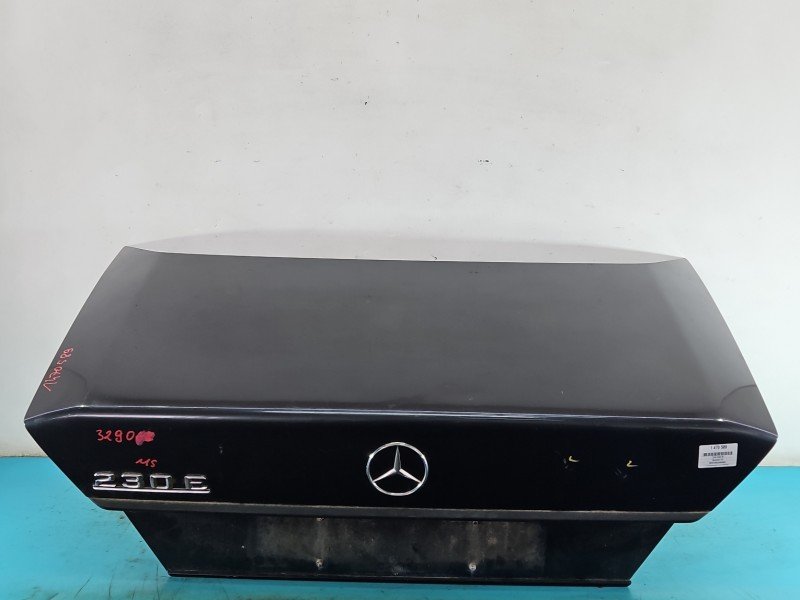 Klapa tył Mercedes 124 sedan 4d czarny Klapa tył Mercedes 124 sedan 4d czarny